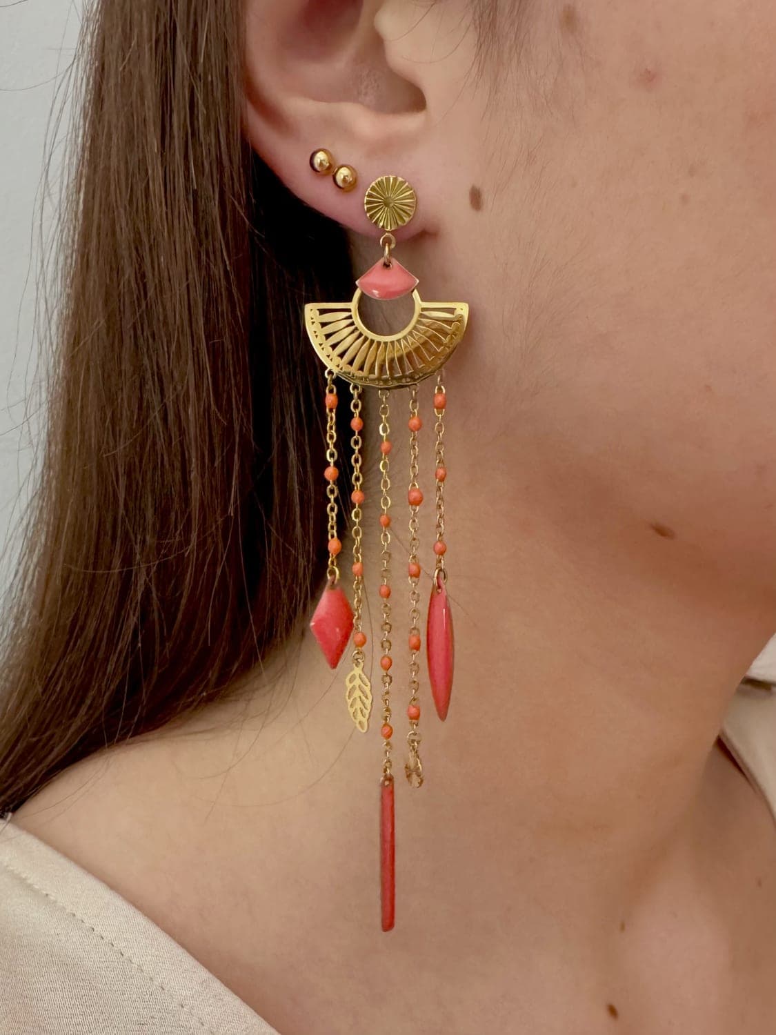 Bohème, boucles d'oreilles fait main portées, La Coquette